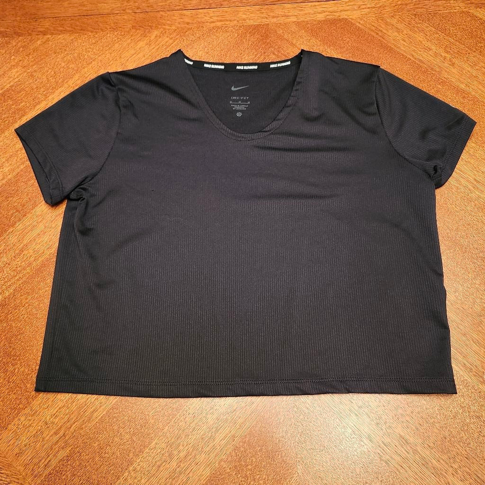 Women's Nike Black Dri-Fit Short Sleeve Tee M B1